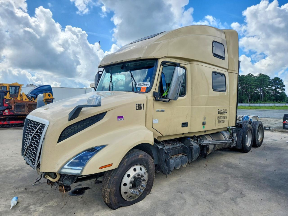 Volvo VNL SEMI TRUCK 2020 — Copart