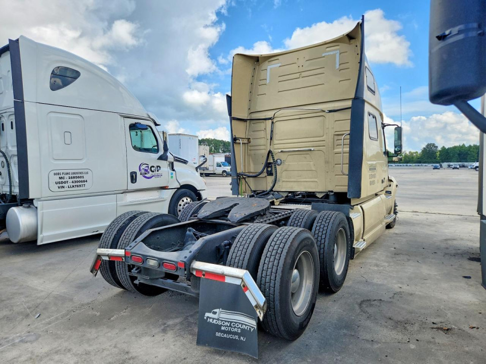 Volvo VNL SEMI TRUCK 2020 — Copart
