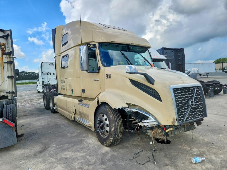 Volvo VNL SEMI TRUCK 2020 — Copart