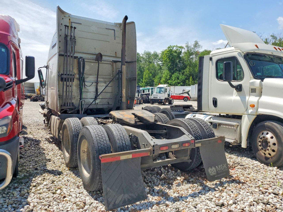 Volvo VNL SEMI TRUCK 2012 — Copart