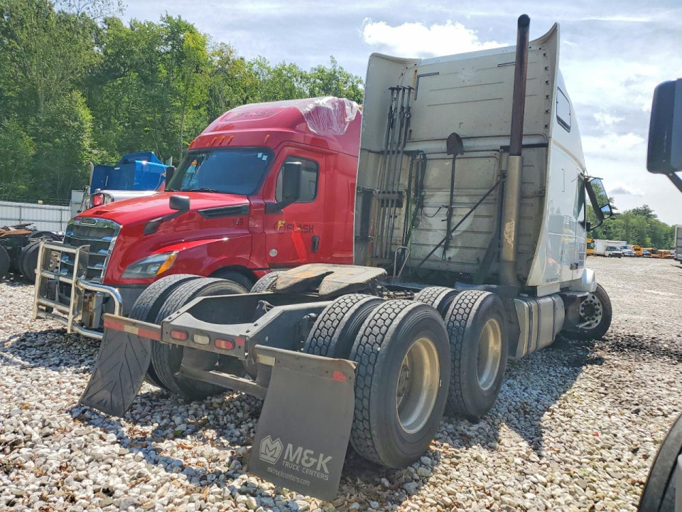 Volvo VNL SEMI TRUCK 2012 — Copart