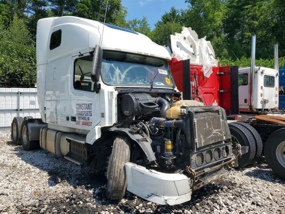 Volvo VNL SEMI TRUCK 2012 — Copart