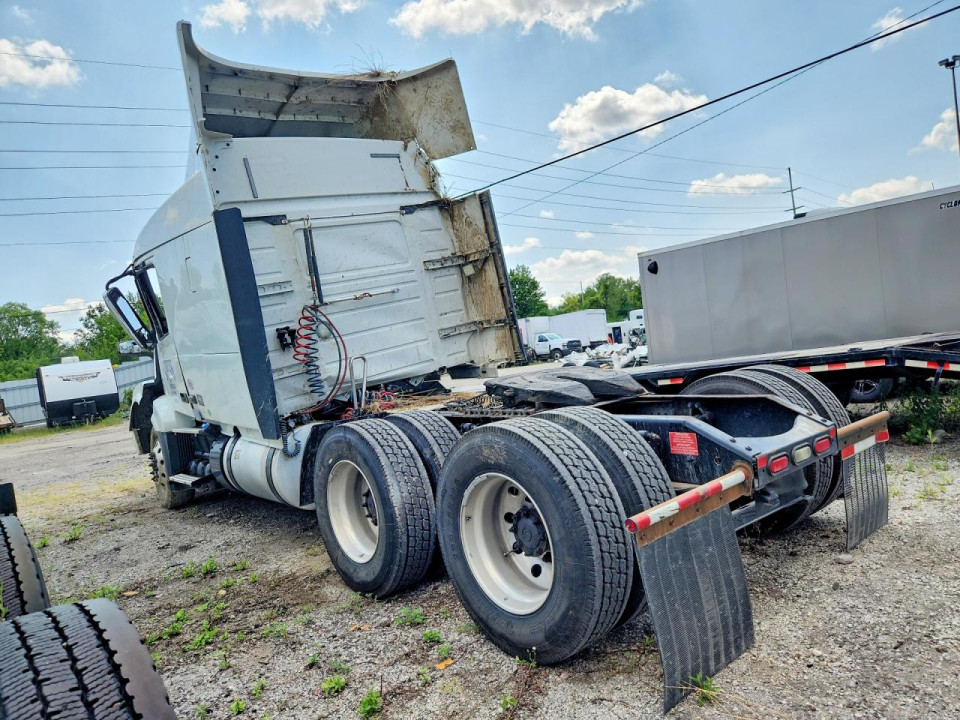 Volvo VNL SEMI TRUCK 2018 — Copart