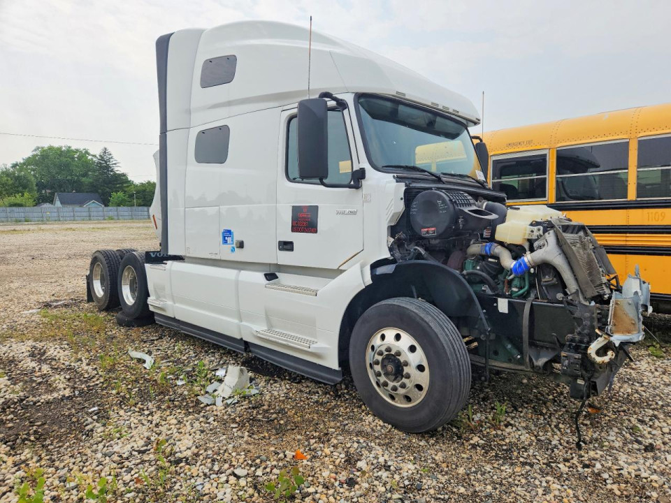 Volvo VNL SEMI TRUCK 2020 — Copart