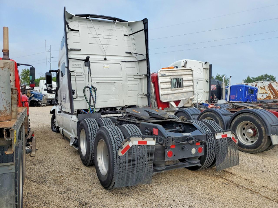 Volvo VNL SEMI TRUCK 2025 — Copart