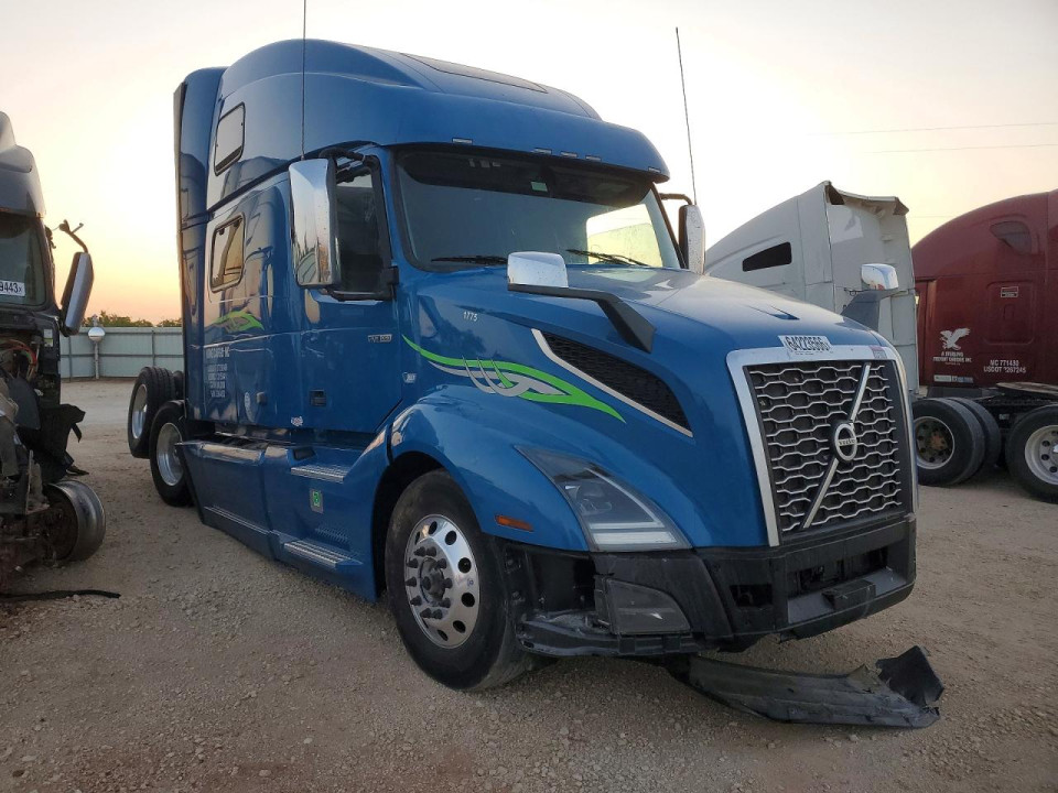 Volvo VNL SEMI TRUCK 2023 — Copart