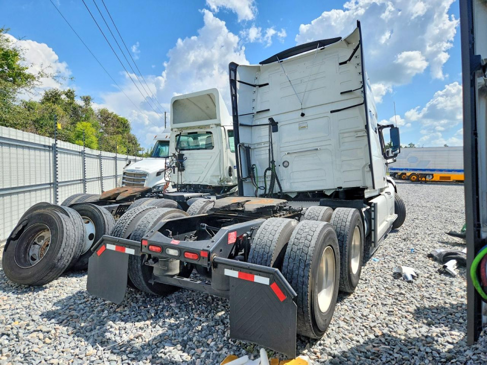 Volvo VNL SEMI TRUCK 2024 — Copart