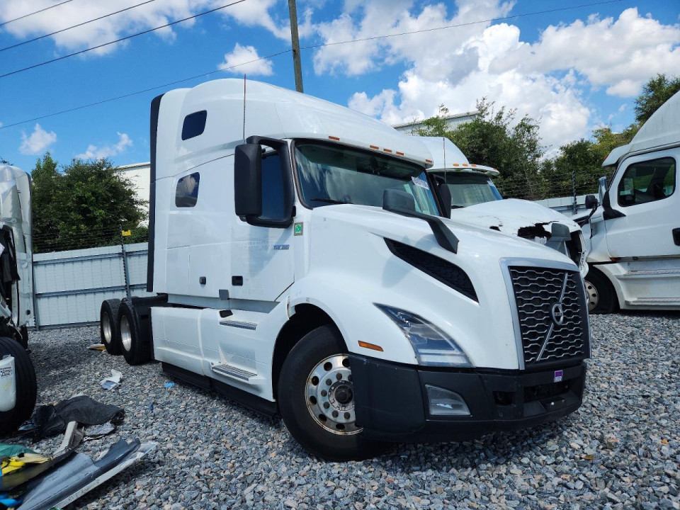 Volvo VNL SEMI TRUCK 2024 — Copart