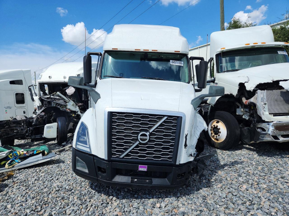 Volvo VNL SEMI TRUCK 2024 — Copart