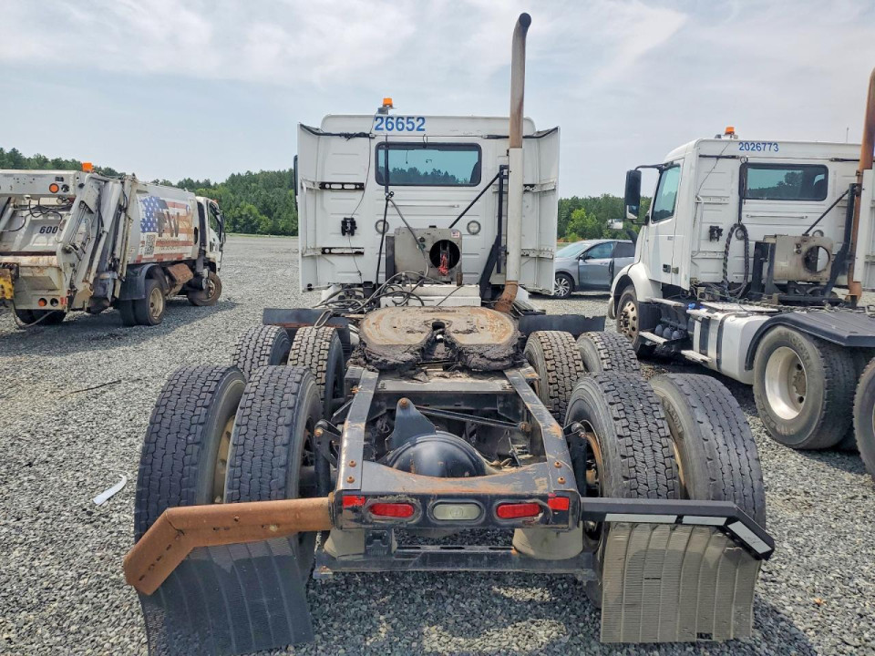 Volvo VNR SEMI TRUCK 2019 — Copart