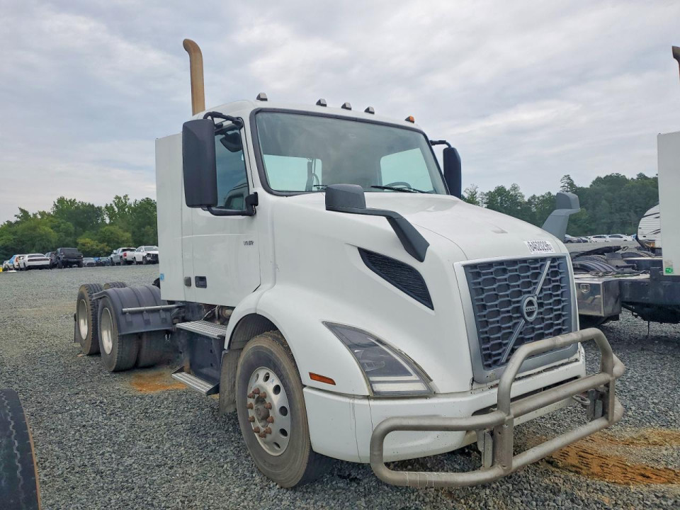 Volvo VNR SEMI TRUCK 2019 — Copart