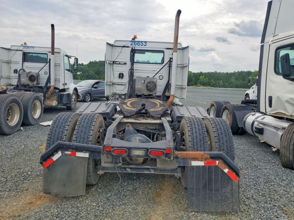 Volvo VNR SEMI TRUCK 2019 — Copart