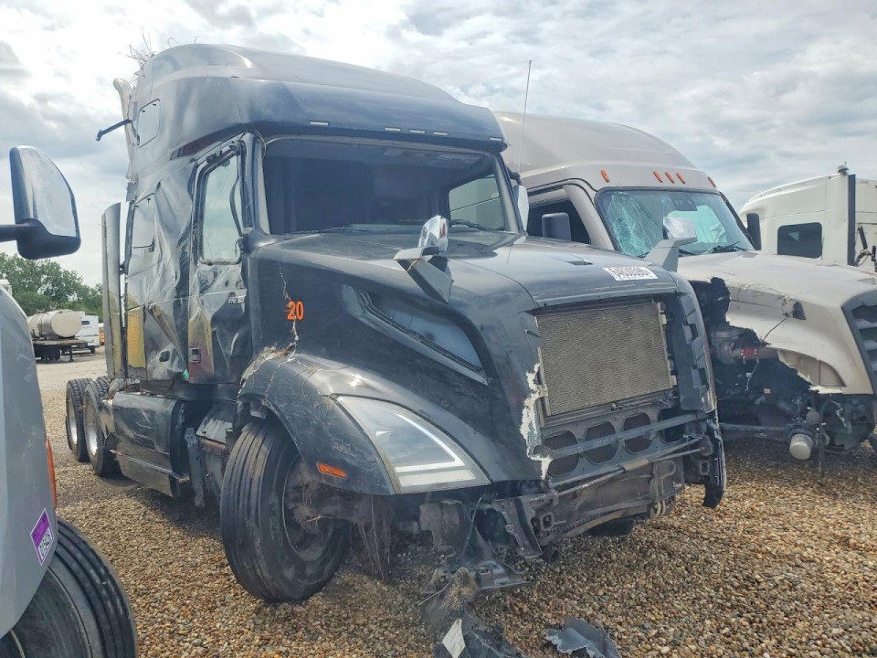 Volvo VNL SEMI TRUCK 2020 — Copart