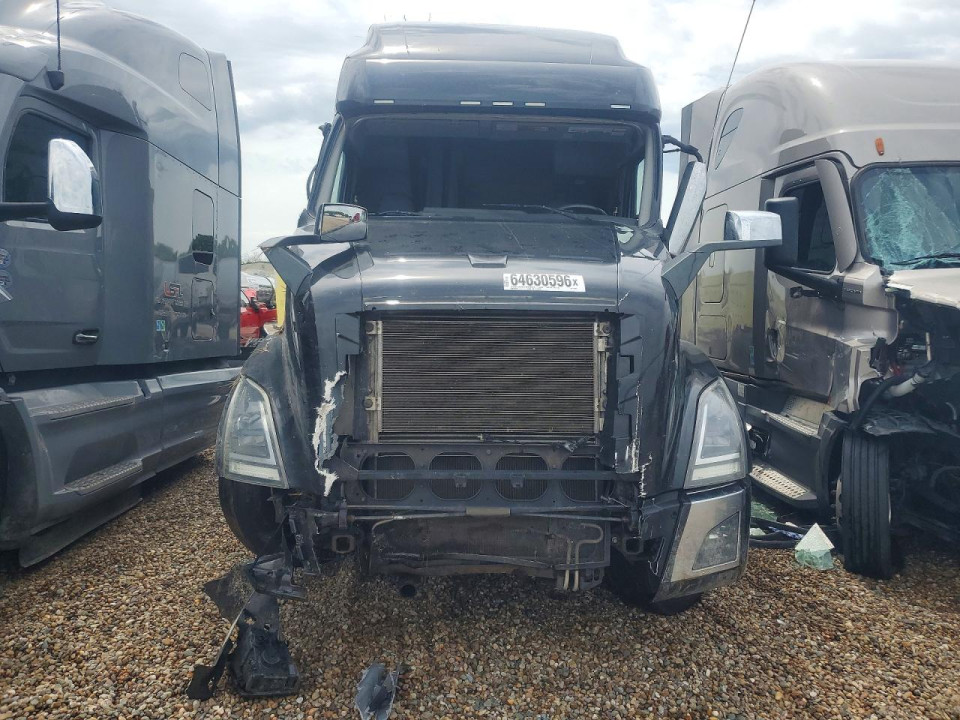 Volvo VNL SEMI TRUCK 2020 — Copart