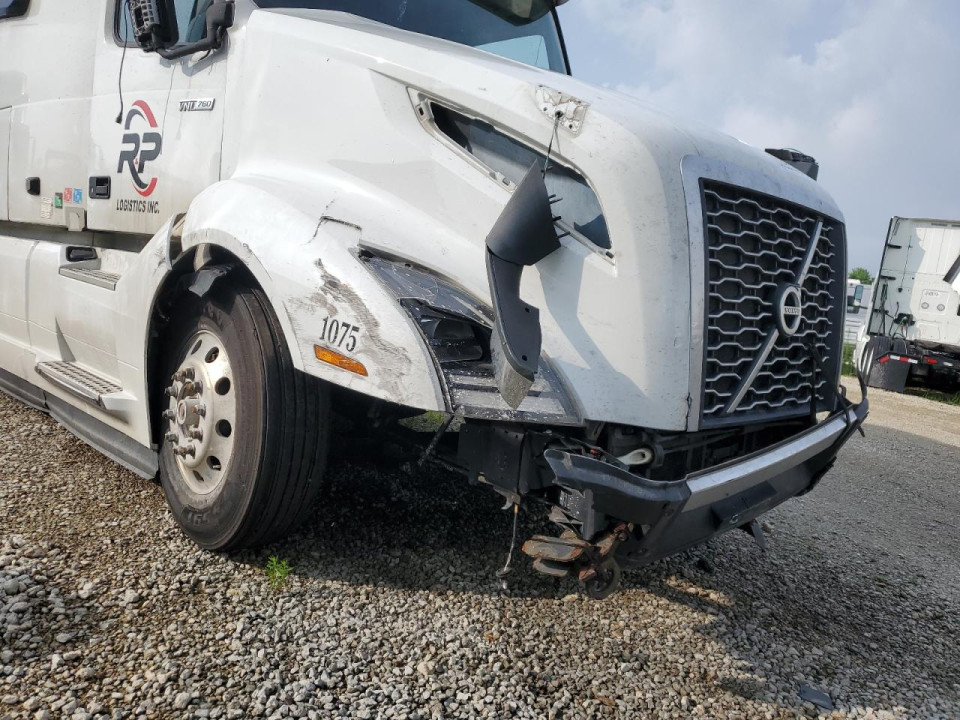 Volvo VNL SEMI TRUCK 2020 — Copart