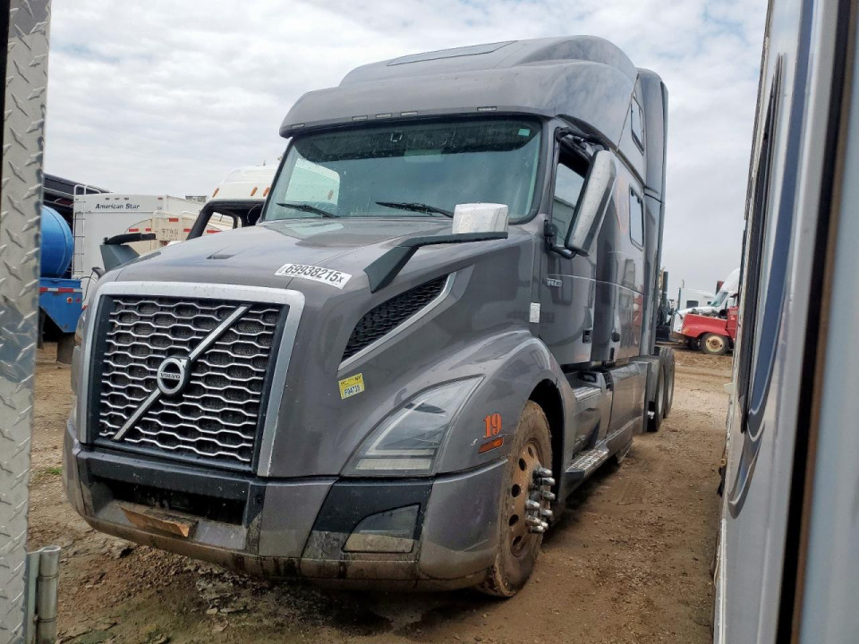 Volvo VNL SEMI TRUCK 2020 — Copart