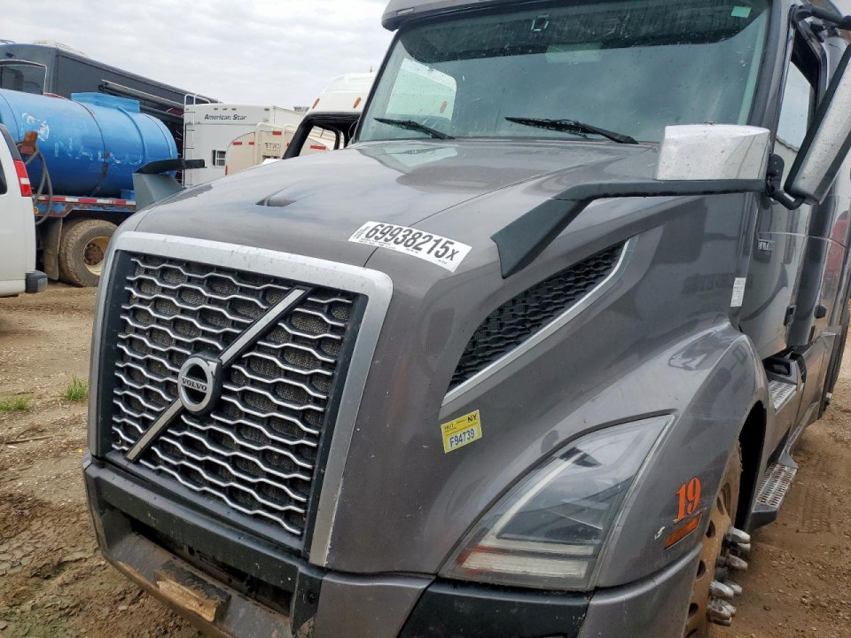 Volvo VNL SEMI TRUCK 2020 — Copart