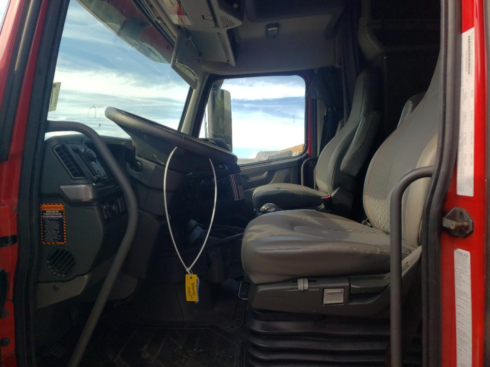 Volvo VNL SEMI TRUCK 2020 — Copart