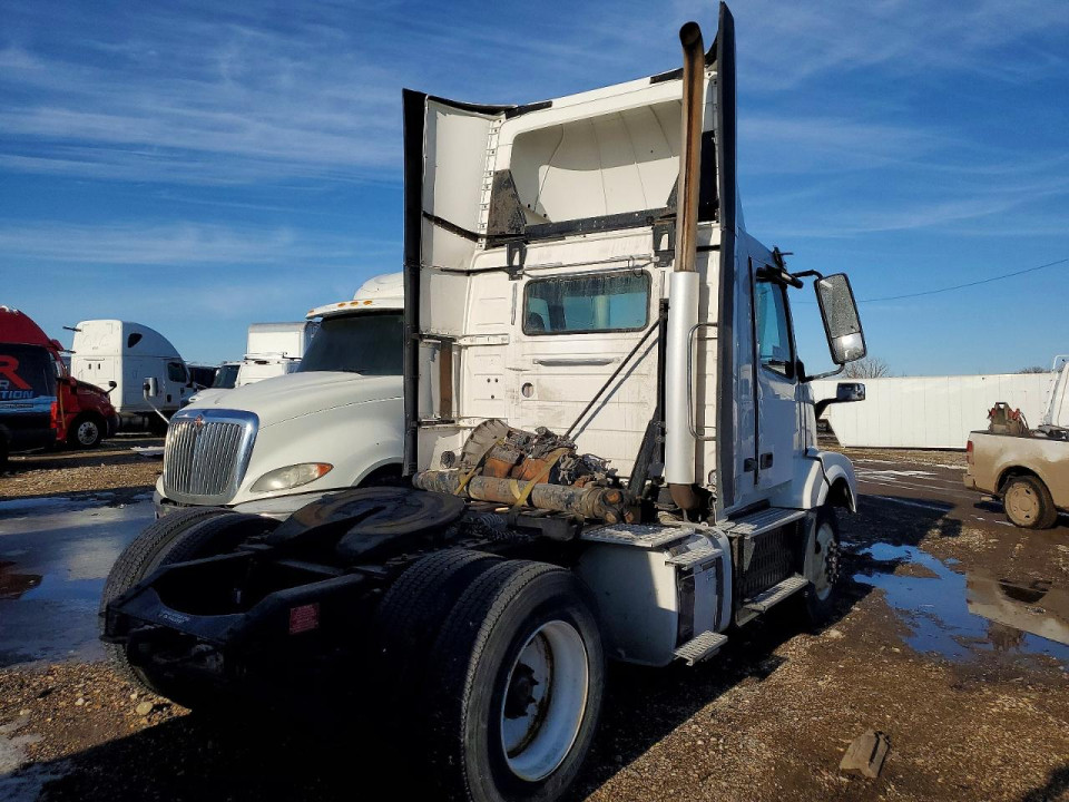 Volvo VNL SEMI TRUCK 2017 — Copart