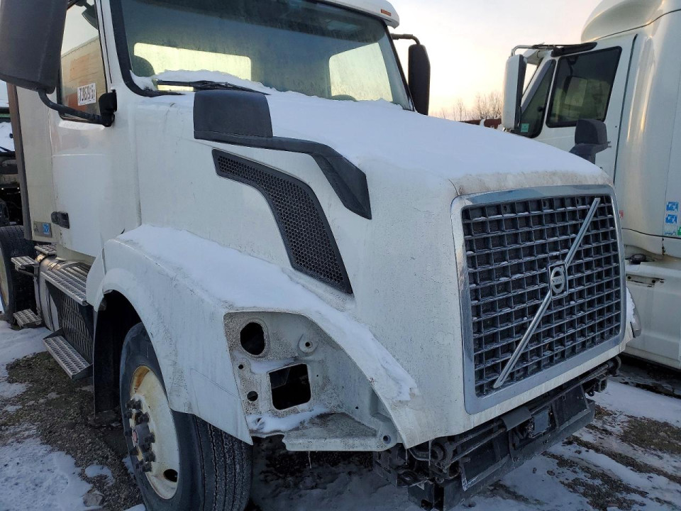 Volvo VNL SEMI TRUCK 2017 — Copart