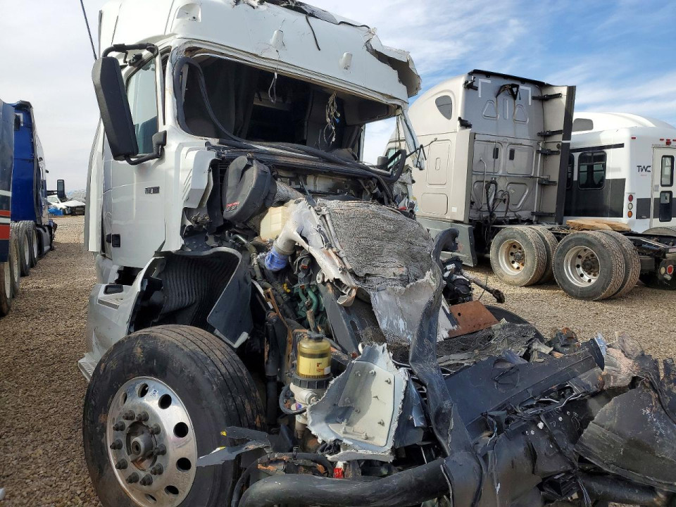 Volvo VNL SEMI TRUCK 2024 — Copart