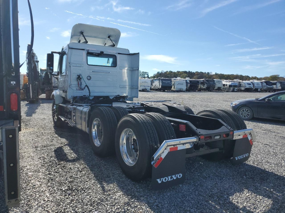 Volvo VNR 2024 — Copart