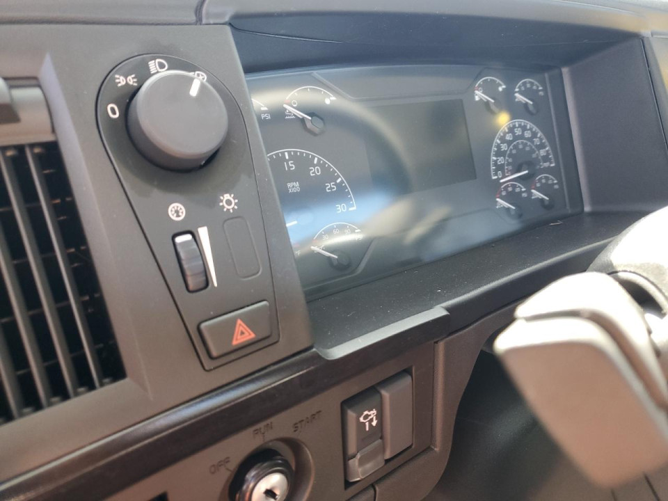 Volvo VNR 2024 — Copart