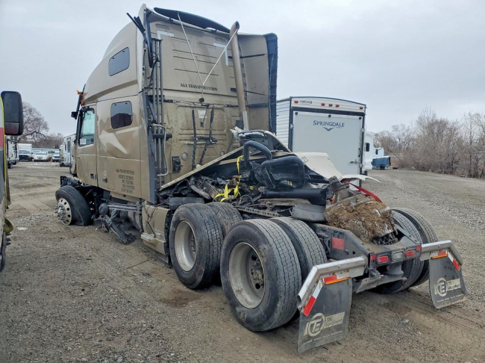 Volvo VNL SEMI TRUCK 2025 — Copart