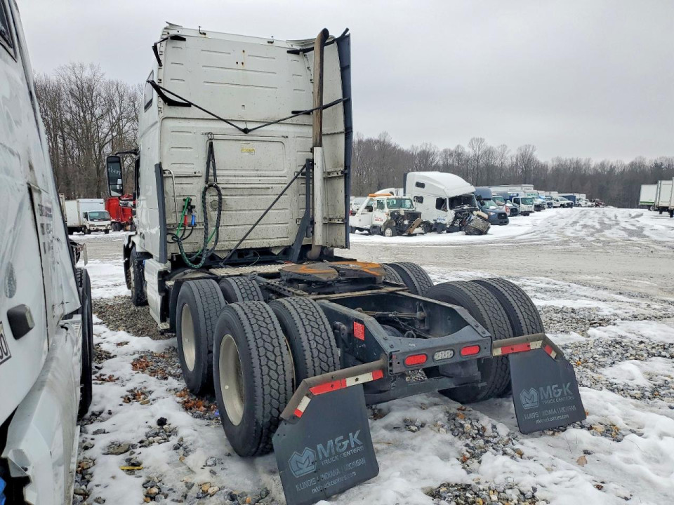Volvo VNL SEMI TRUCK 2016 — Copart