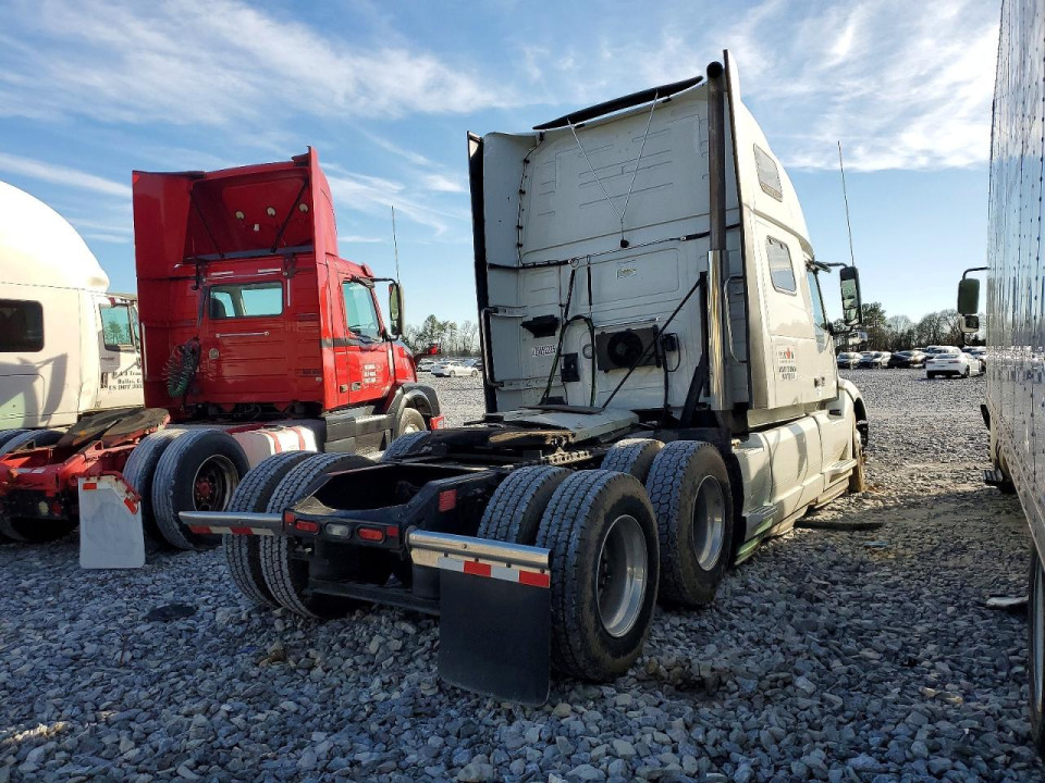 Volvo VNL SEMI TRUCK 2024 — Copart