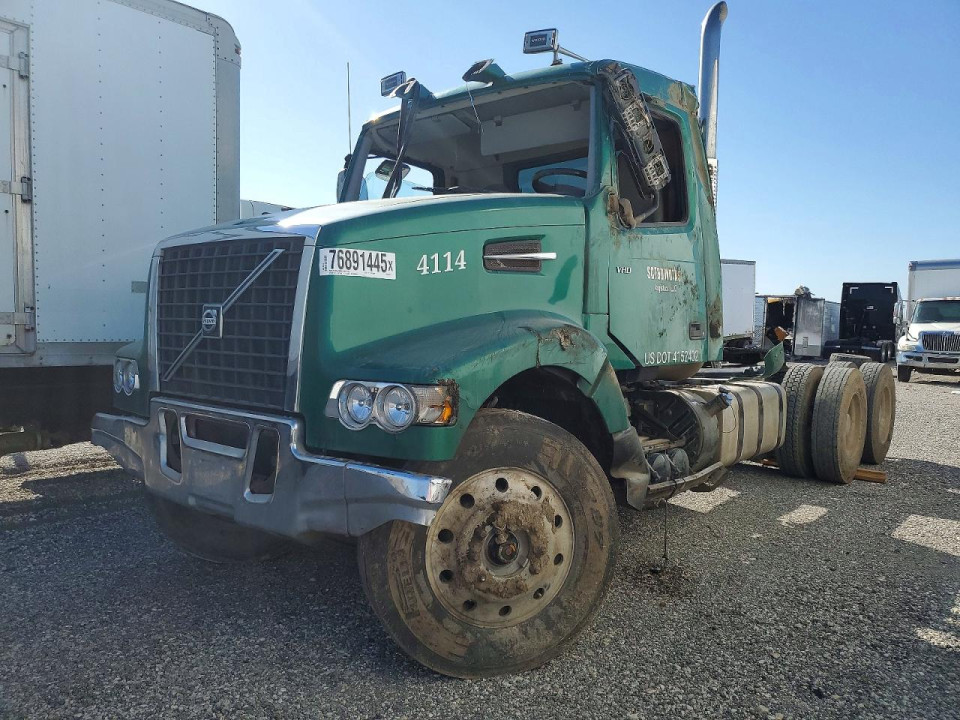 Volvo VHD SEMI TRUCK 2019 — Copart
