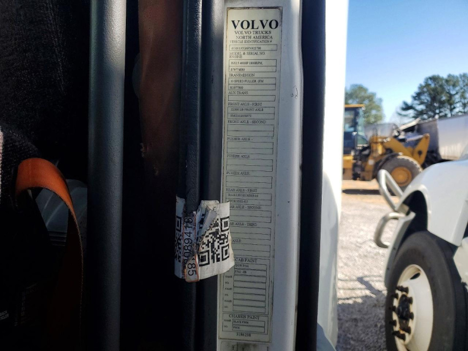 Volvo VNL SEMI TRUCK 2015 — Copart