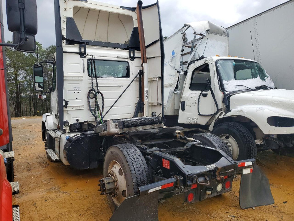 Volvo VNL SEMI TRUCK 2017 — Copart
