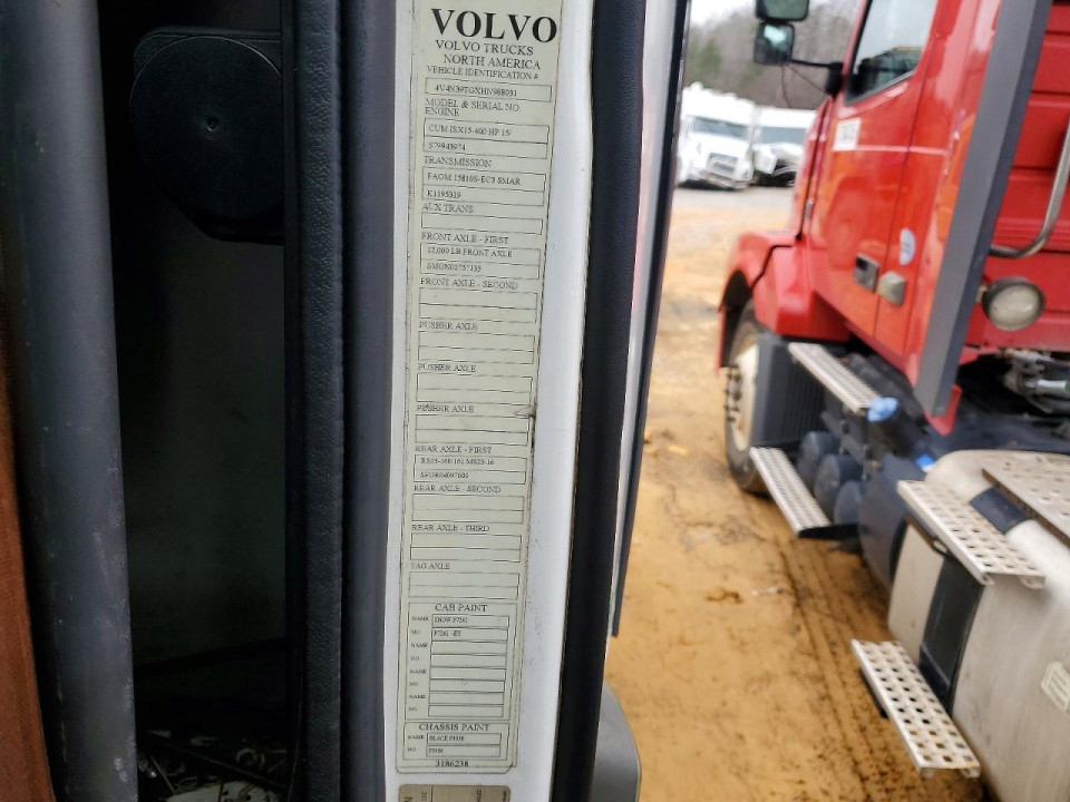 Volvo VNL SEMI TRUCK 2017 — Copart