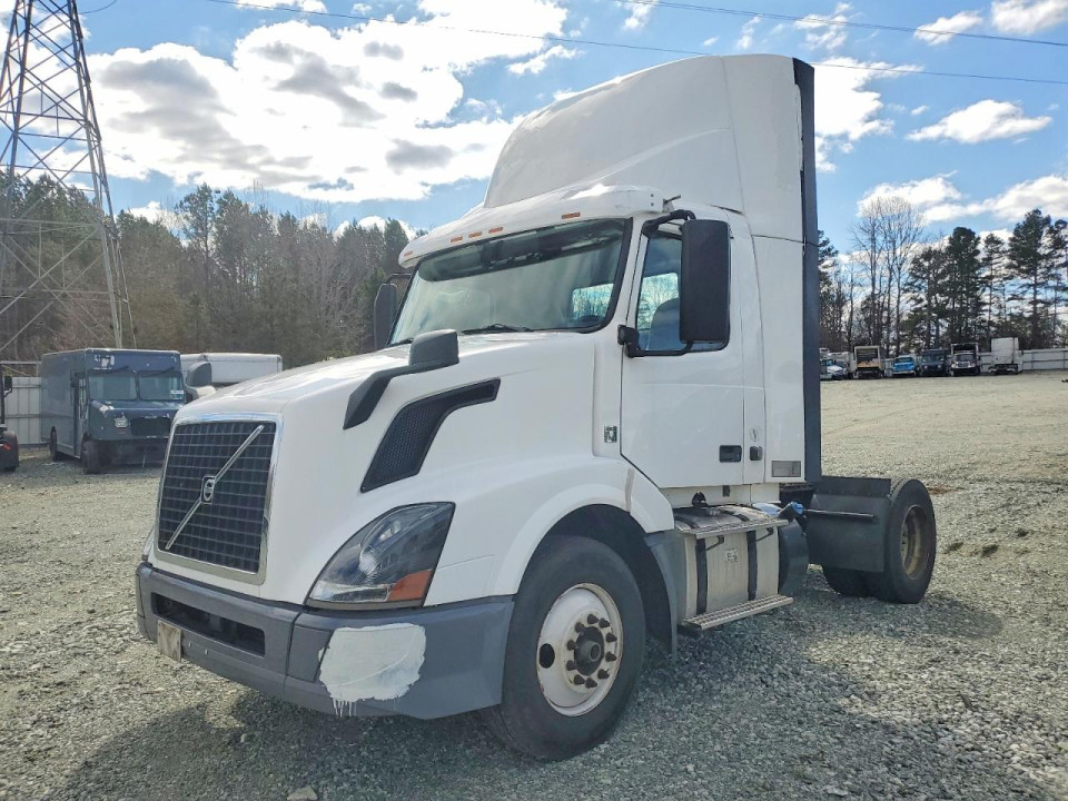 Volvo VNL SEMI TRUCK 2018 — Copart