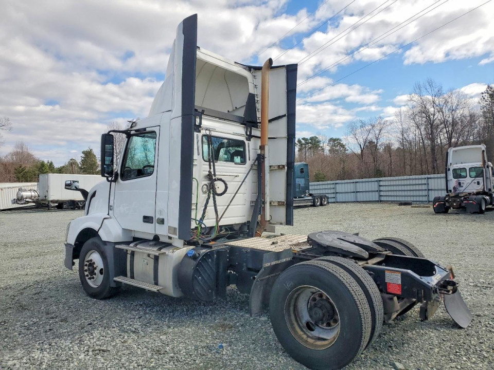 Volvo VNL SEMI TRUCK 2018 — Copart