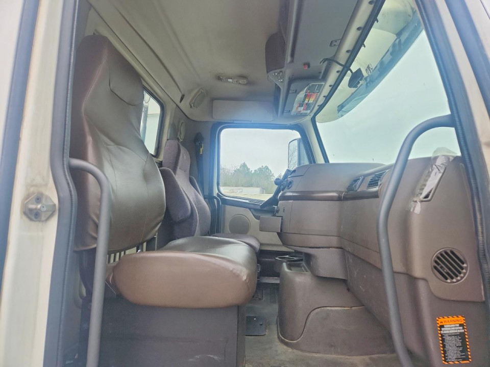 Volvo VNL SEMI TRUCK 2017 — Copart