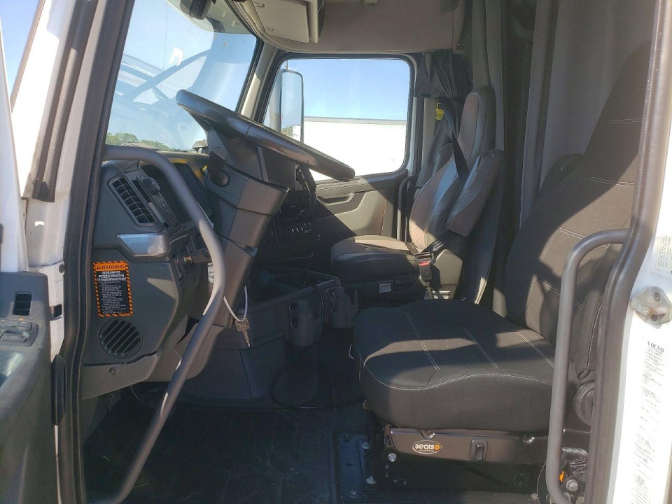 Volvo VNL SEMI TRUCK 2020 — Copart