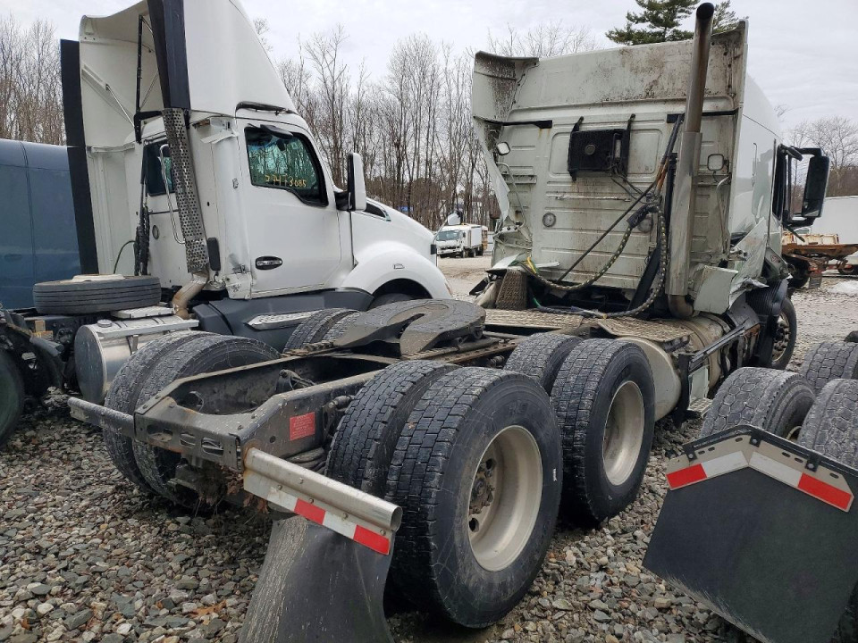 Volvo VNR 2024 — Copart