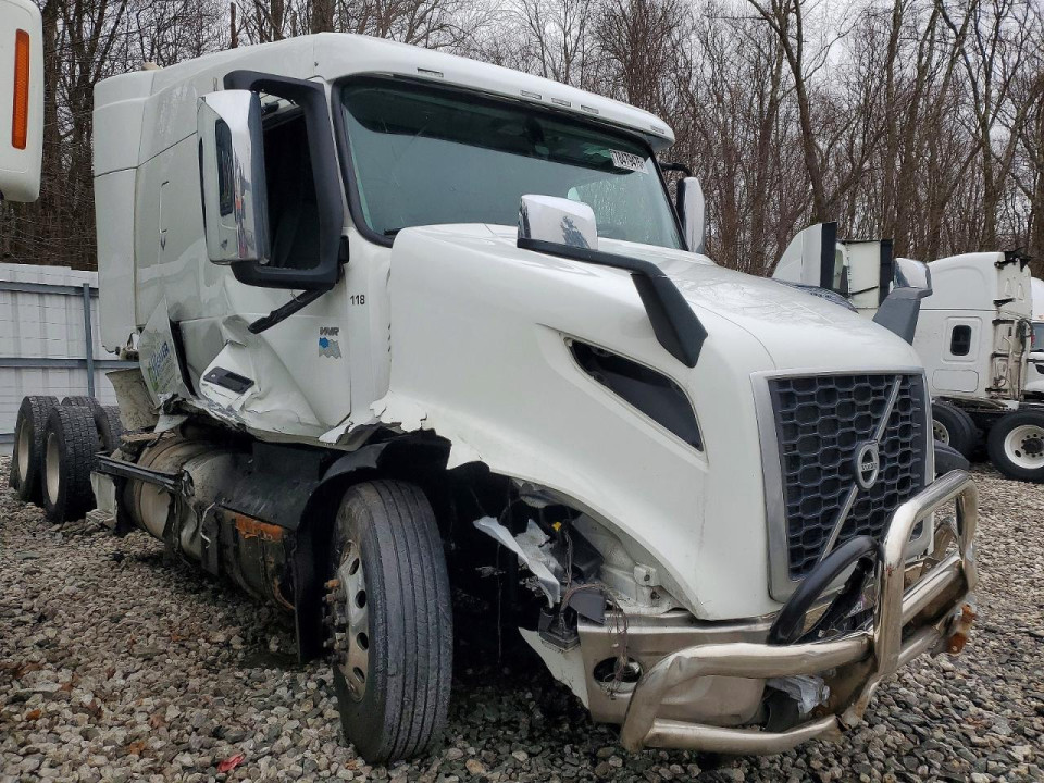 Volvo VNR 2024 — Copart