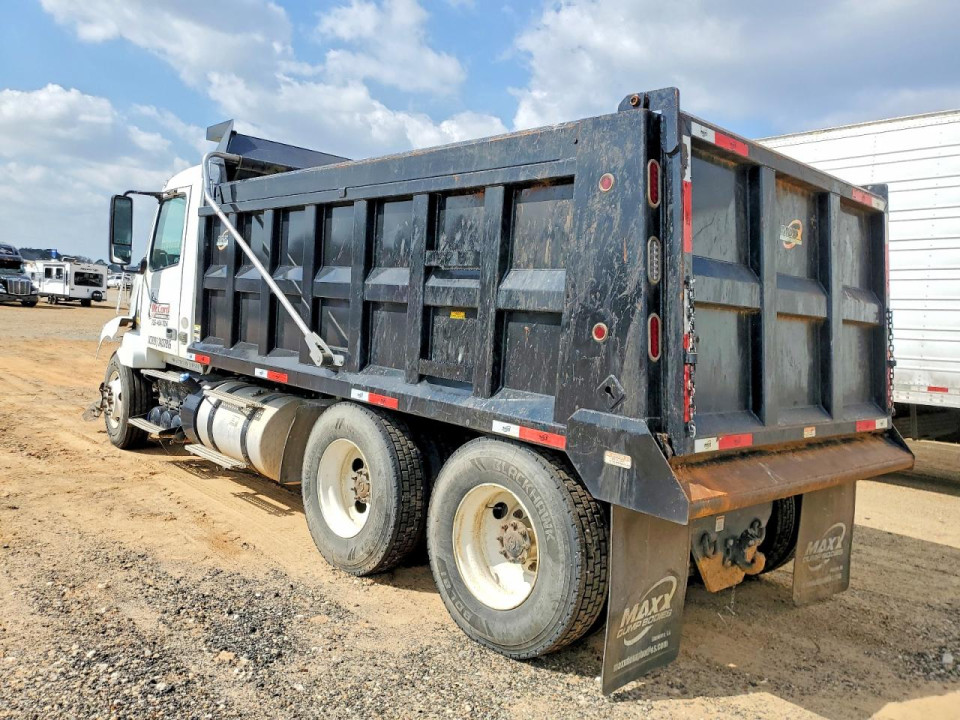 Volvo VNL DUMP TRUCK 2012 — Copart