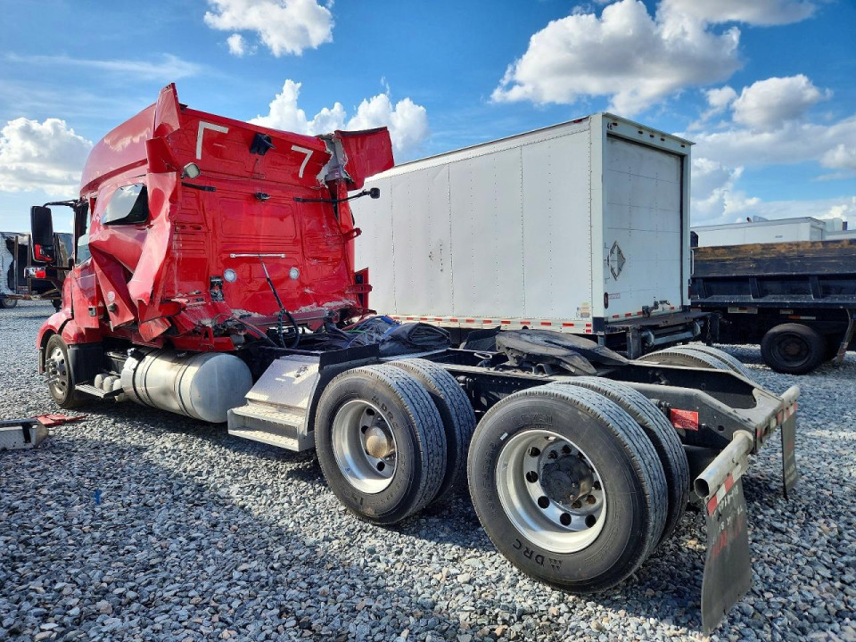 Volvo VNL SEMI TRUCK 2021 — Copart