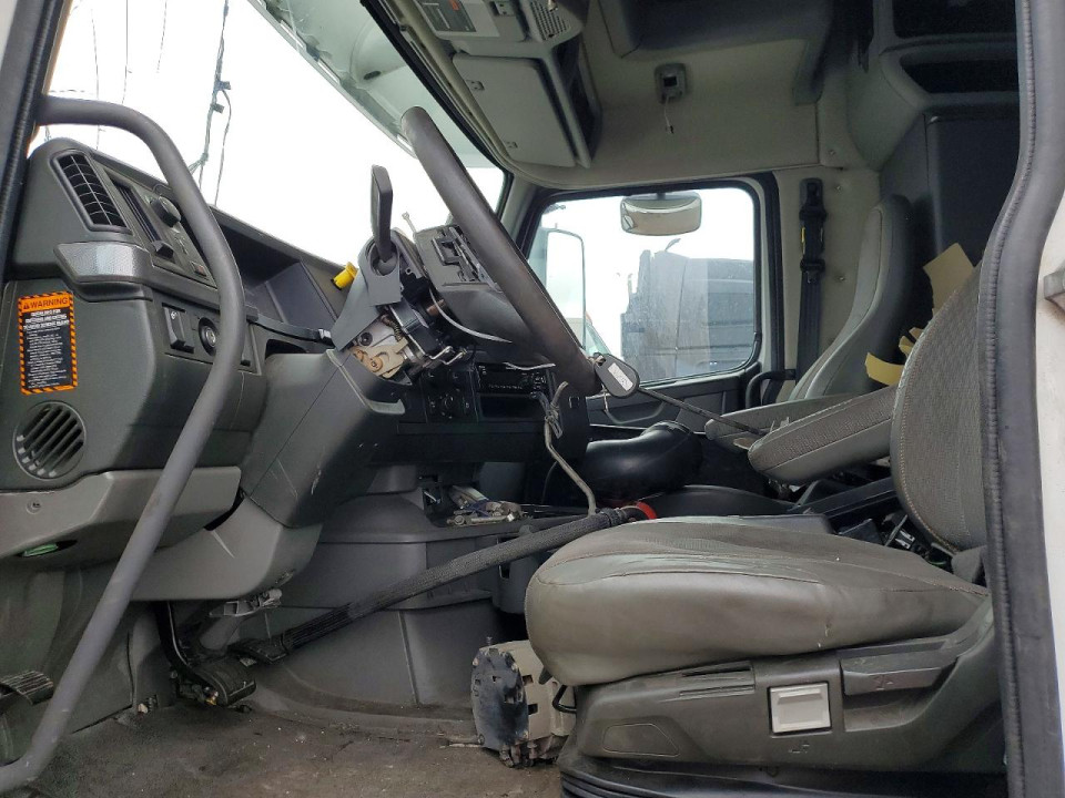 Volvo VNL SEMI TRUCK 2019 — Copart