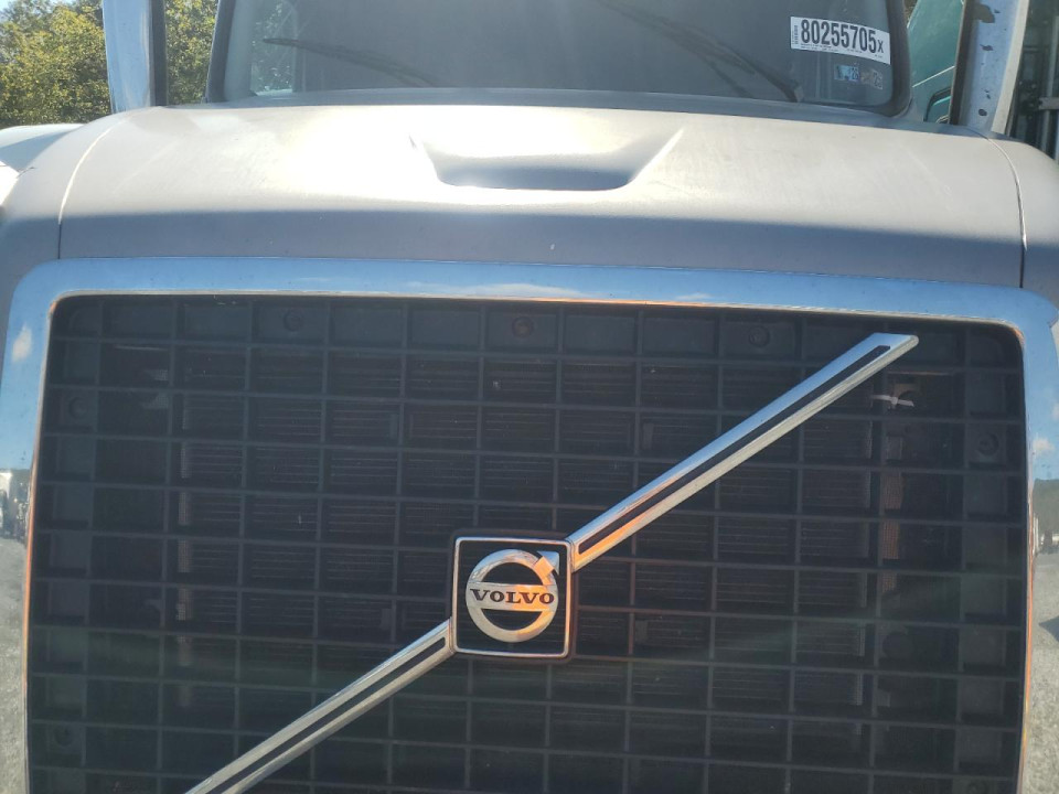 Volvo VNL SEMI TRUCK 2016 — Copart