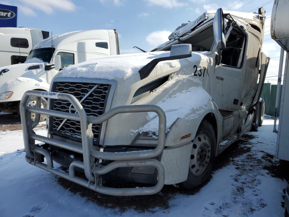 Volvo VNL SEMI TRUCK 2023 — Copart