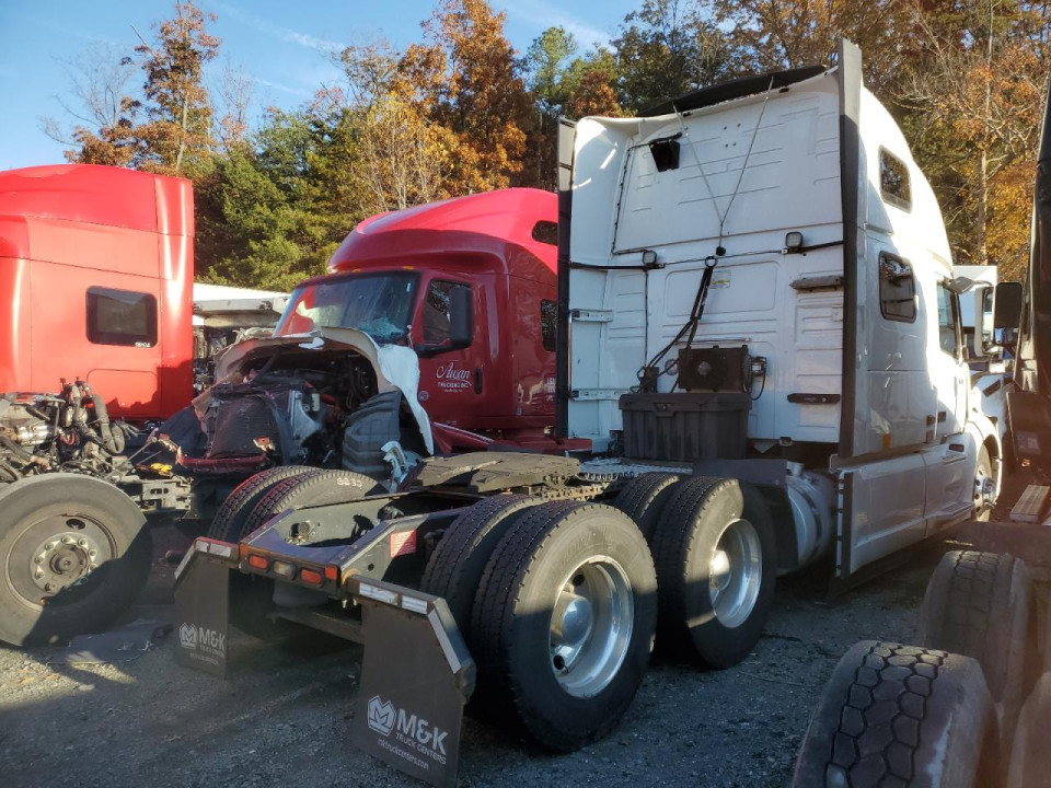 Volvo VNL SEMI TRUCK 2020 — Copart