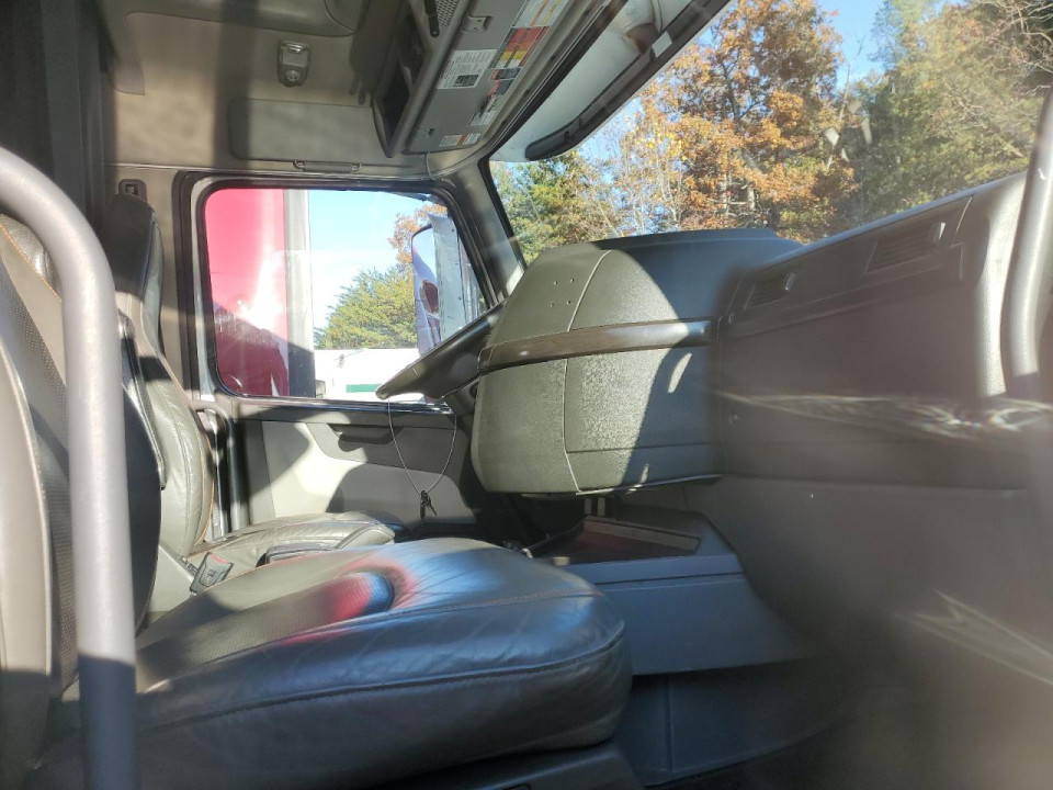 Volvo VNL SEMI TRUCK 2020 — Copart
