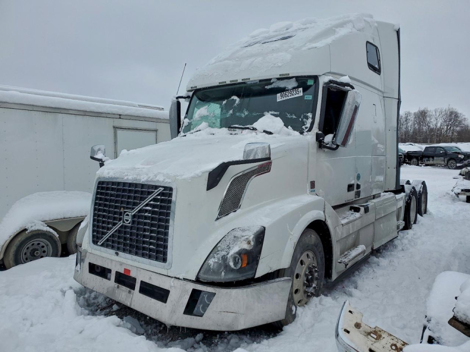 Volvo VNL SEMI TRUCK 2017 — Copart