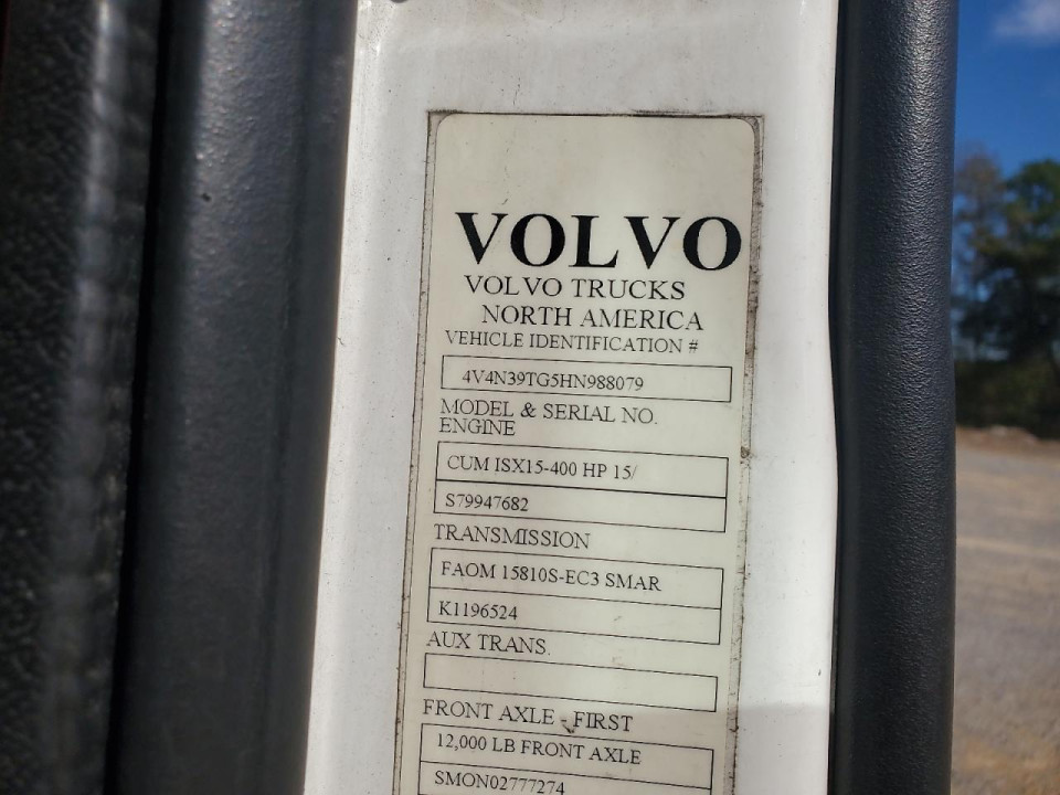 Volvo VNL SEMI TRUCK 2017 — Copart
