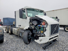 Volvo VNR SEMI TRUCK 2024 — Copart